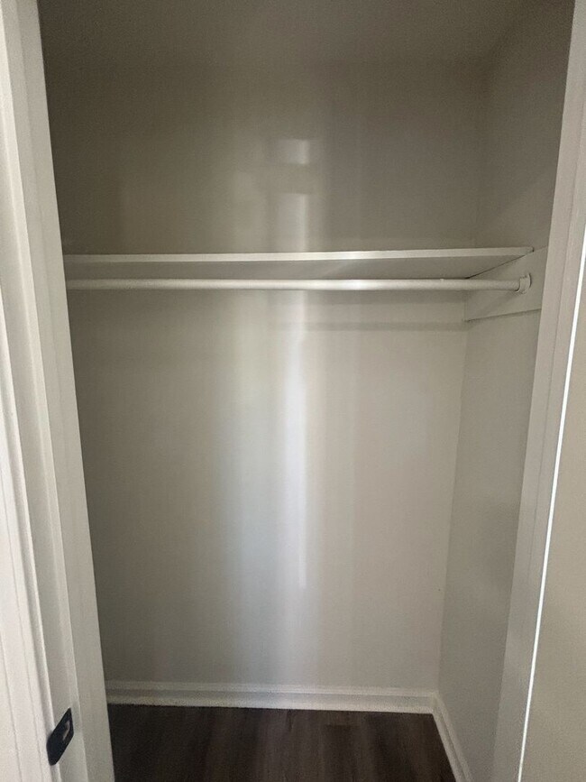 Building Photo - Fully Remodeled 3 Bed 2 bath