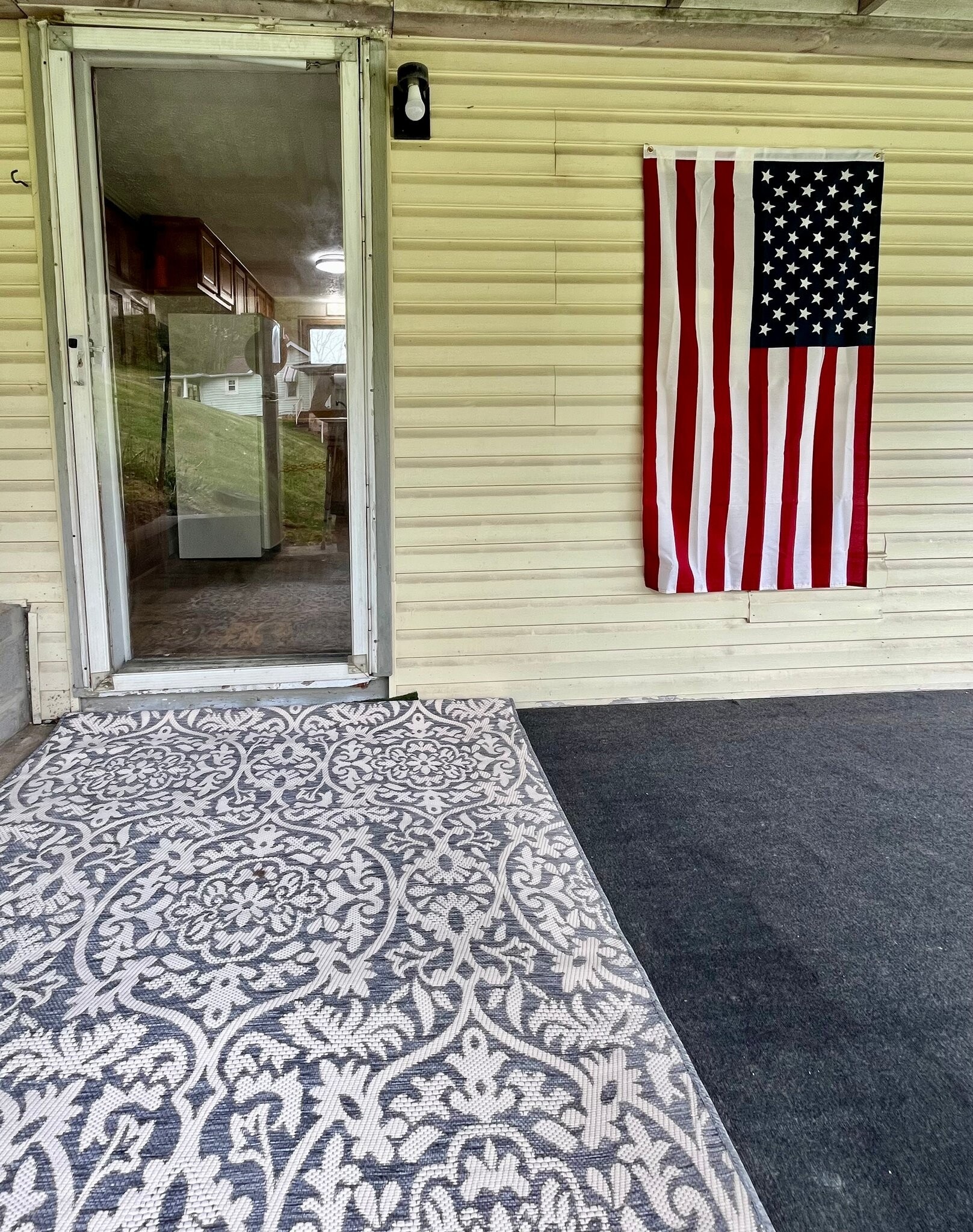 Building Photo - 818 Victory Ave