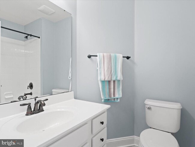 Building Photo - 41595 Revival Dr