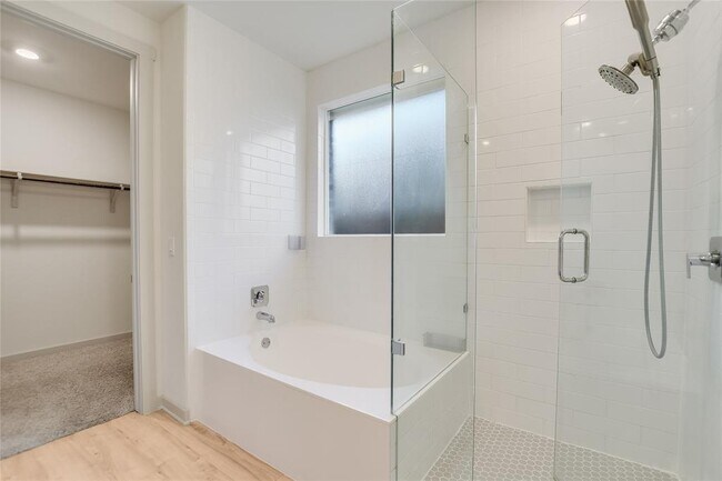 Building Photo - 2244 Alamar walk