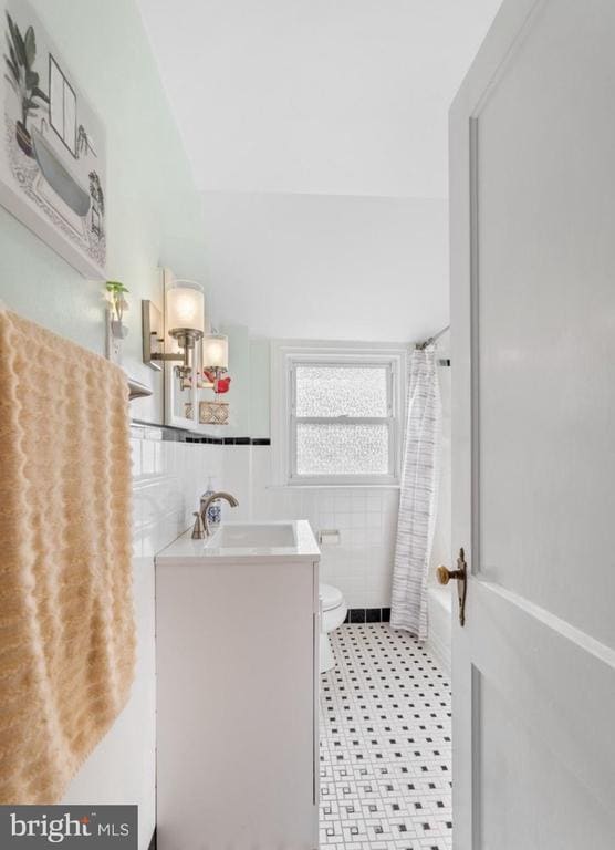 Building Photo - 4044 Dayton Rd