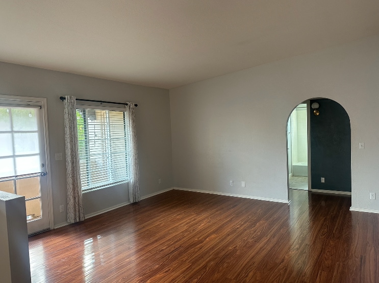 Building Photo - 5402 E Windsor Ave