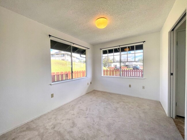 Building Photo - 95-1058 Kuauli St #200