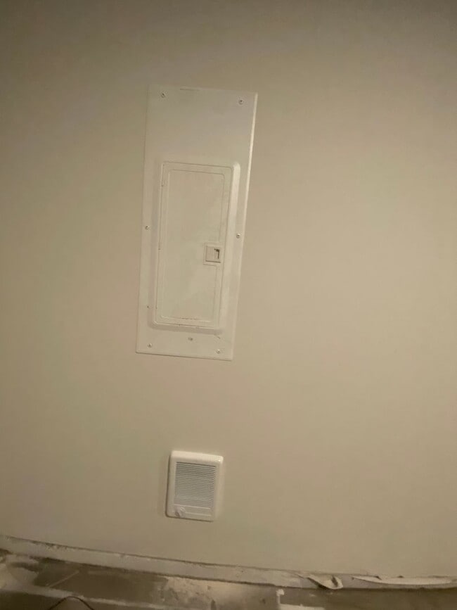 Building Photo - Newer Home for Lease! 3br 3ba