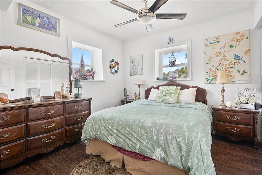 firstfloor bedroom - 120 Retama Ln