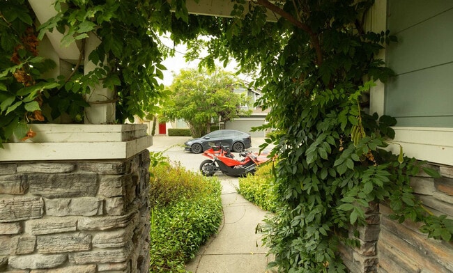 Building Photo - 115 Maybeck St