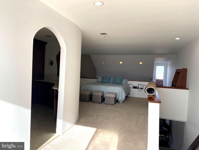 Building Photo - 28 Main St