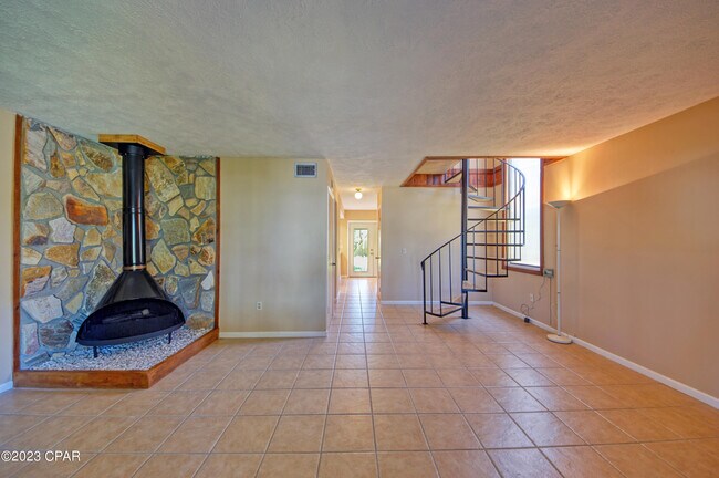 Building Photo - 7129 S Lagoon Dr