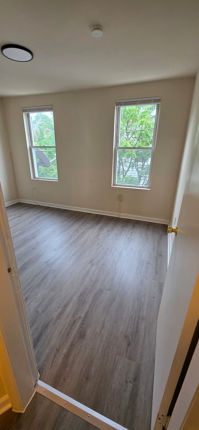 Building Photo - 2243 W Fayette St