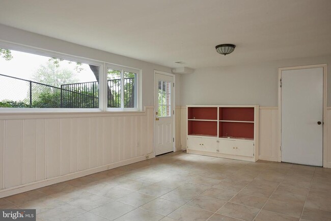 Building Photo - 6716 Tulip Hill Terrace