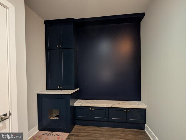 Building Photo - 101 Milvian Wy SE