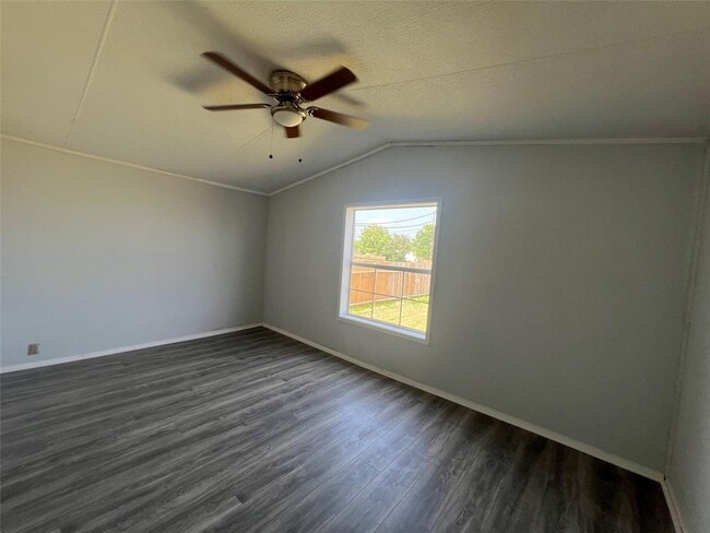 Building Photo - 2525 Oyster Creek Bend