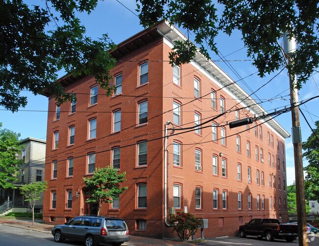 Building Photo - 111 Sherman St