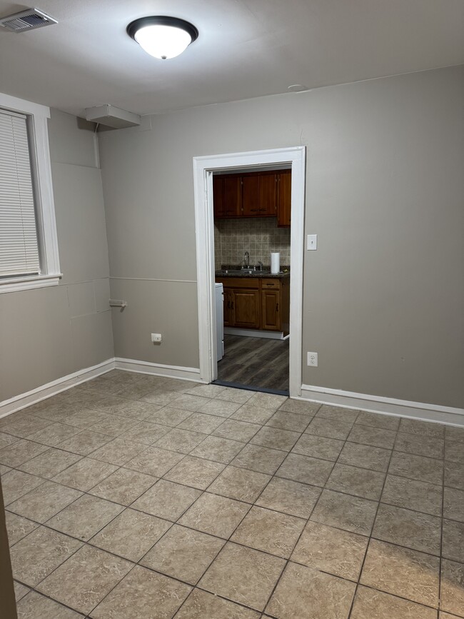 Dining Room - 5634 N Menard Ave