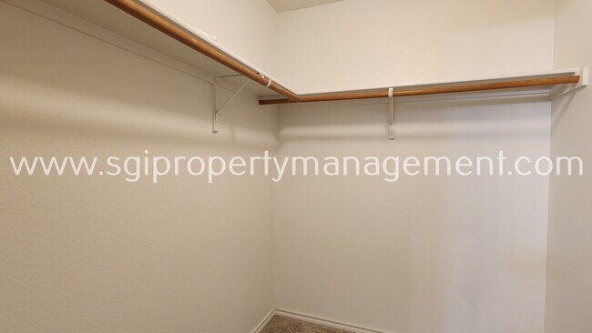 Building Photo - 2604 Bandera Pl