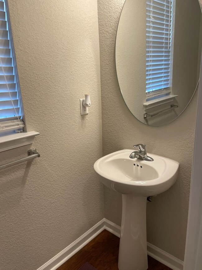 Building Photo - Really nice newly built 4 bedroom home with 2 full baths and one 1/2 baths