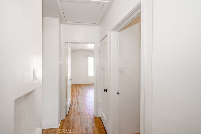 Building Photo - 711 N Howard St
