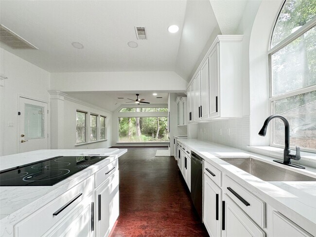 Building Photo - 93 N Acacia Park Cir