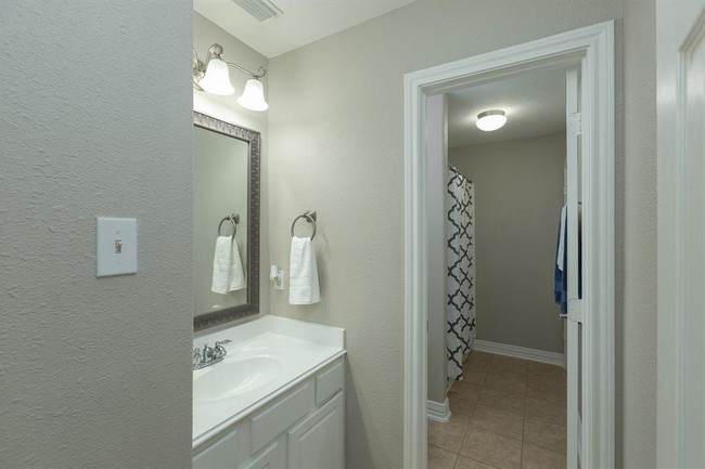 Building Photo - 18114 Tabor Brook Dr