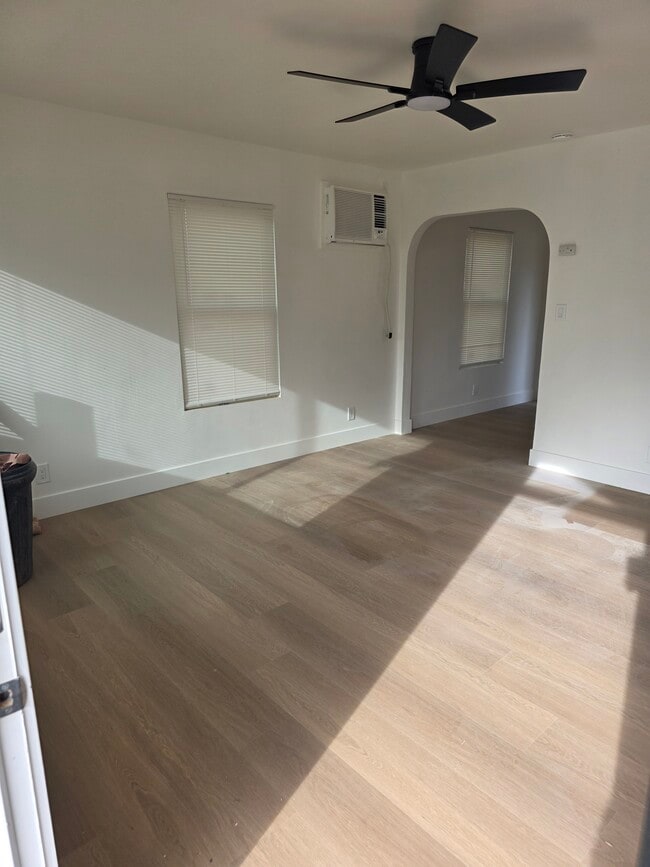 Building Photo - 1305 G St