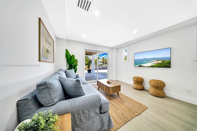 Building Photo - 129 Nautilus Dr