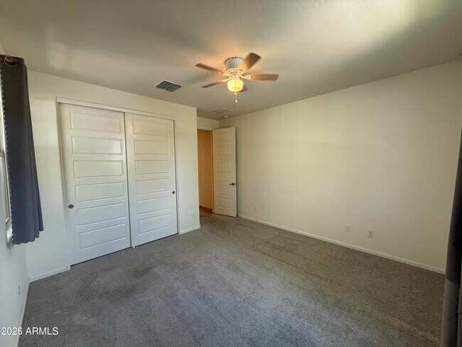 Building Photo - 263 E Lantana Dr