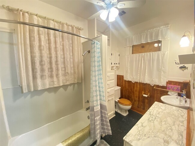 Building Photo - 2528 Avenue Q 1/2 Ave