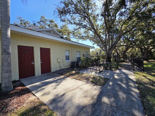 Building Photo - 2690 Coral Landings Blvd