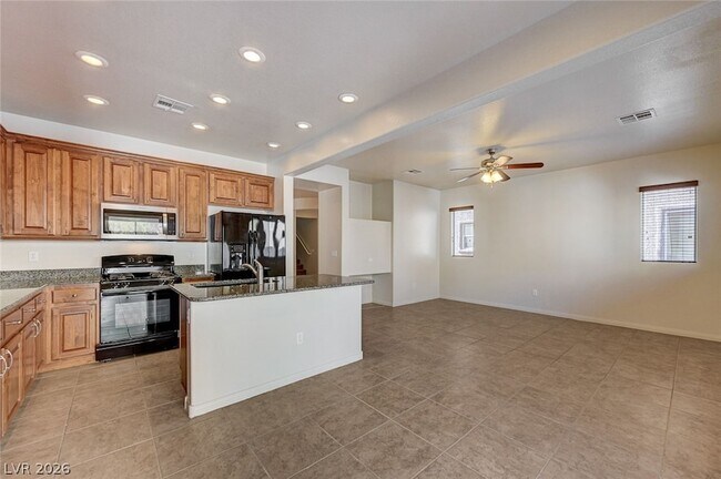 Building Photo - 8148 Sandy Slope Ct