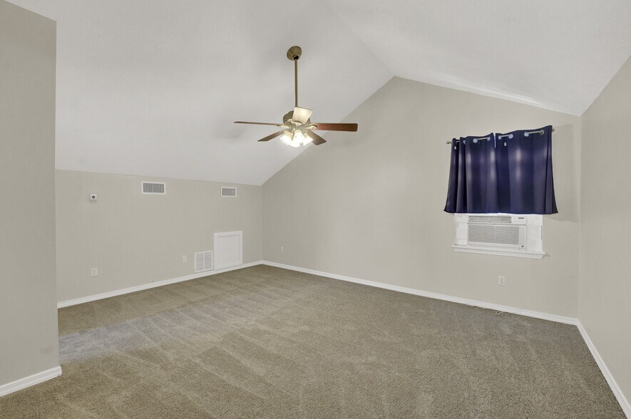 Building Photo - 7525 Melody Ln