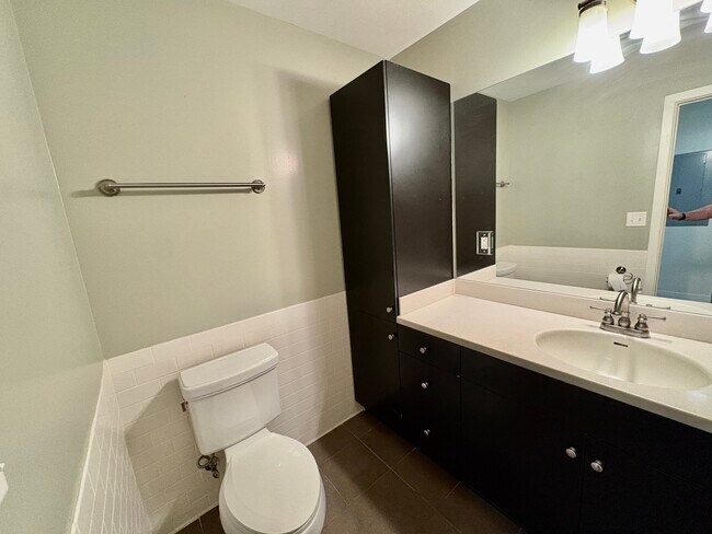 Building Photo - 200 Manufacturers Rd