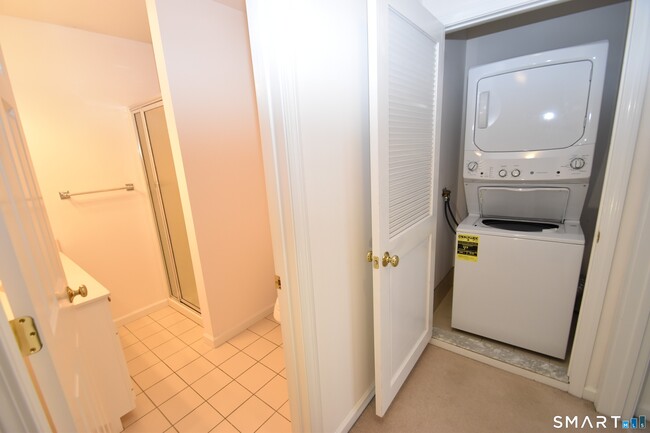 Building Photo - 109 Overshot Dr