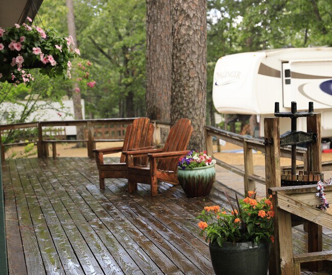 Building Photo - 5558 State Highway 265