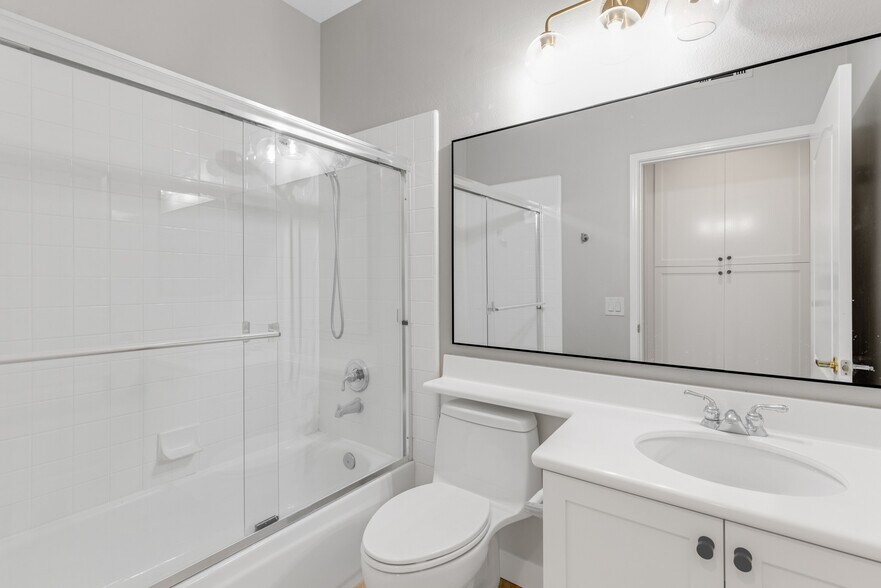 Building Photo - 14 Celano Ct