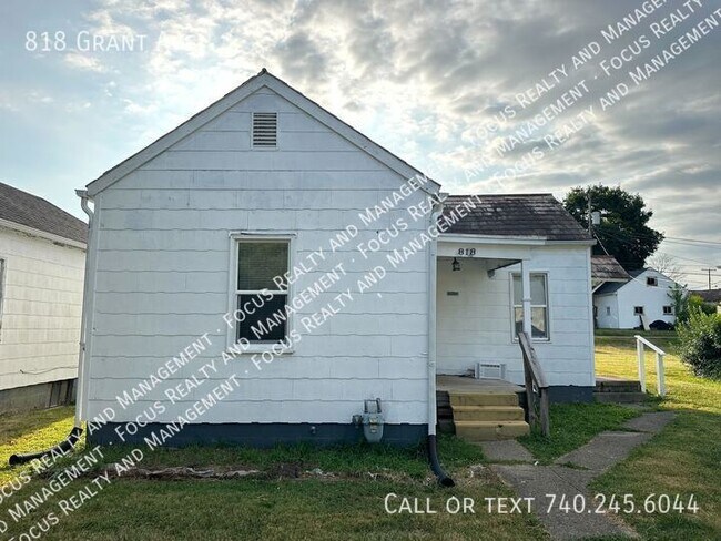 Building Photo - 818 Grant Ave