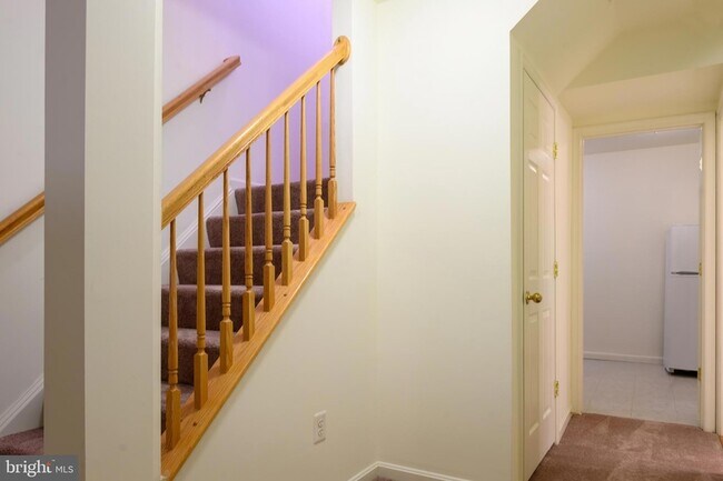 Building Photo - 3842 Koval Ln