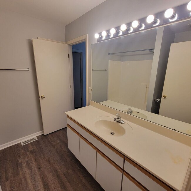 Building Photo - 2/1 Duplex- Cookeville- Large Corner Lot