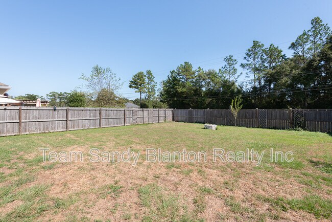 Building Photo - 7584 Burnside Lp