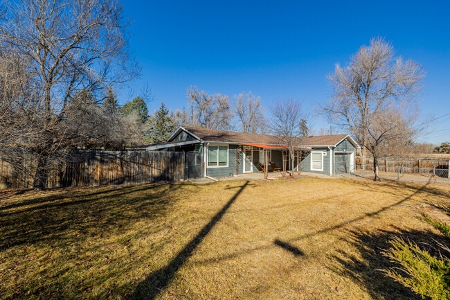 Building Photo - 565 Saulsbury St