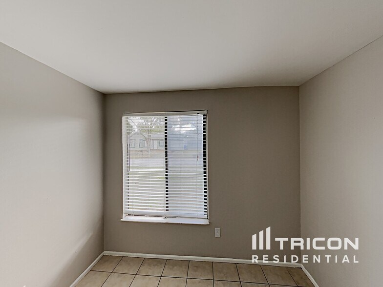 Building Photo - 1243 Piney Branch Cir