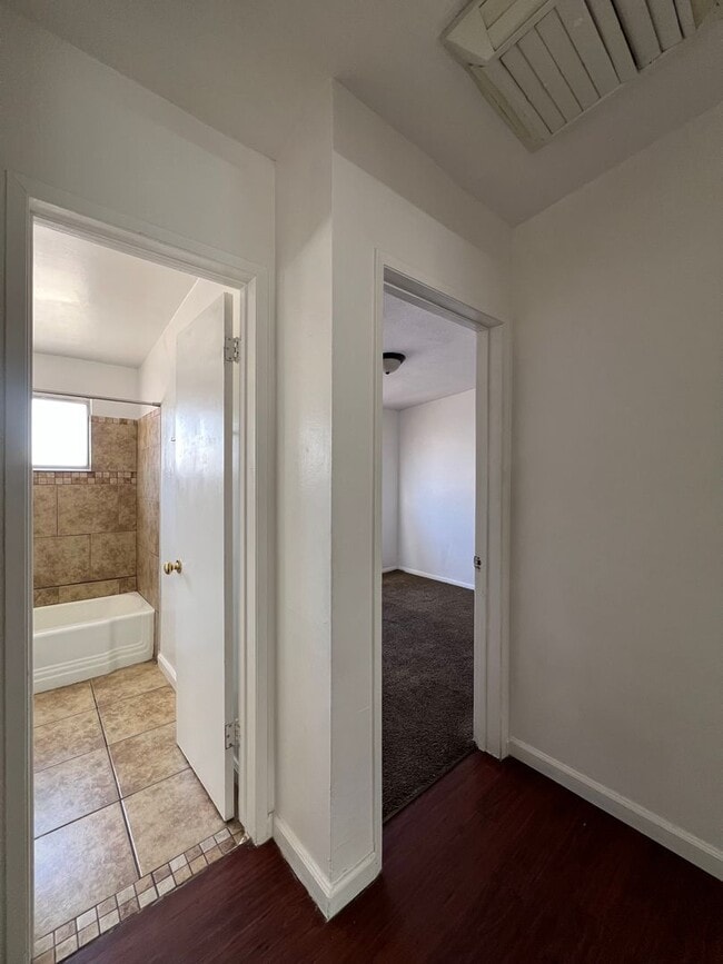 Building Photo - 608 E Fredricks St