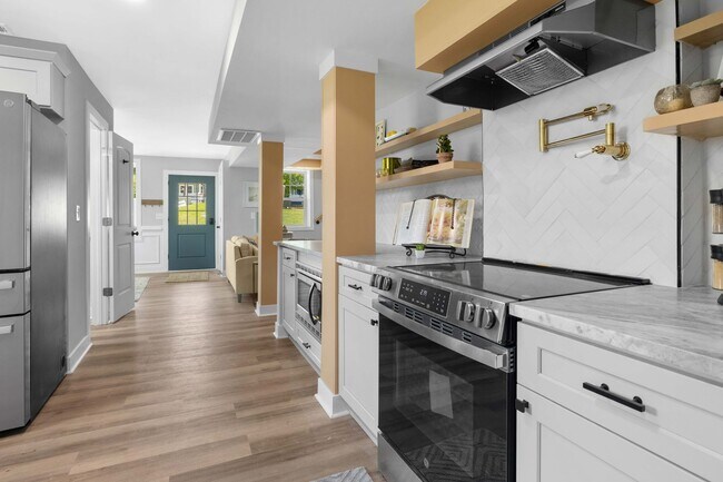 Building Photo - Newly renovated 4 bed 2.5 bath, located in heart of downtown Wilmington