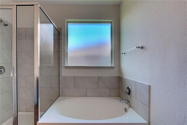 Building Photo - 18521 Urbano Dr