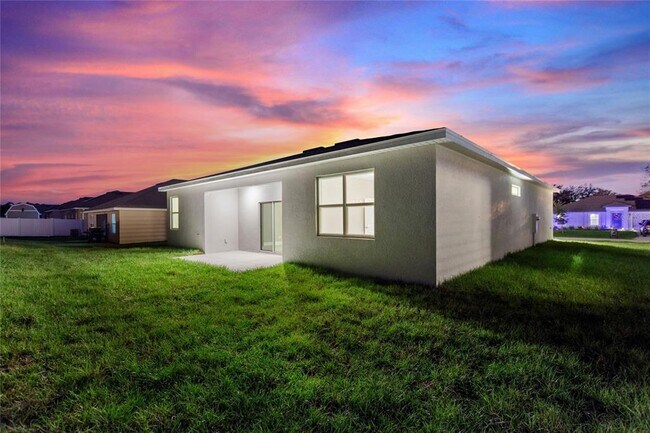 Building Photo - 643 James Ct