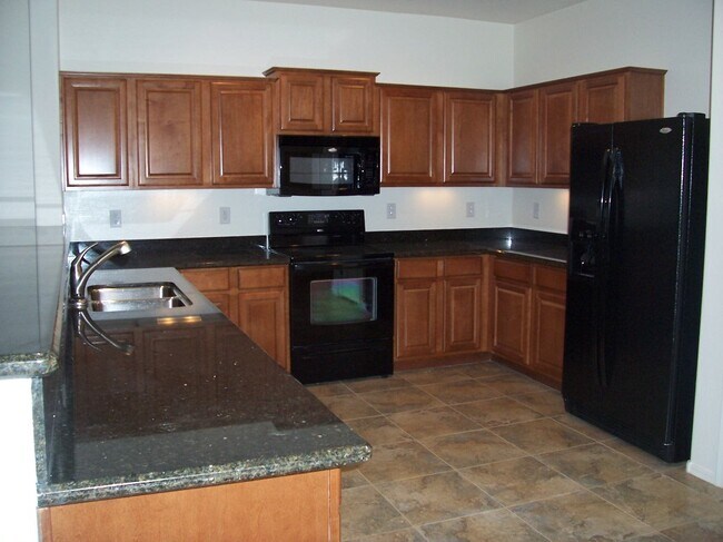 Building Photo - Spacious 4 Bed w/den in Desirable Vistancia