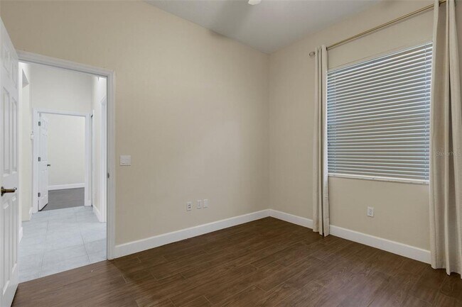 Building Photo - 11011 Hyacinth Pl