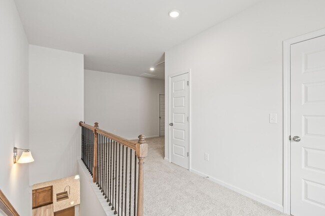 Building Photo - 326 Red Tail Dr