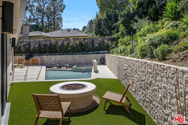 Building Photo - 3637 Loadstone Dr