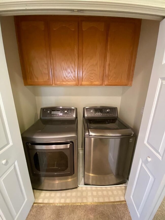 Building Photo - 4 Bed 2.5 Bath Single Family Home In San R...