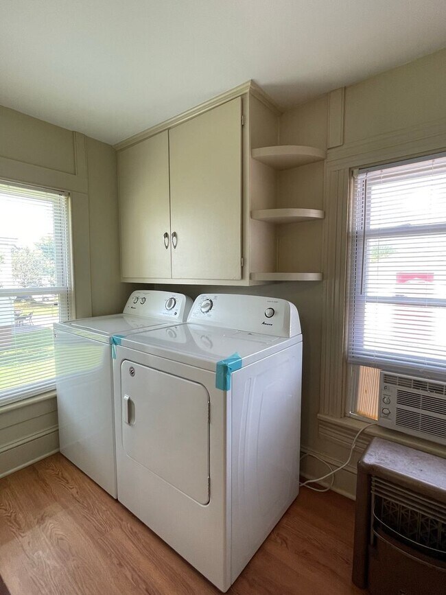 Building Photo - Lawrenceville Home with Lots of Charm and Space